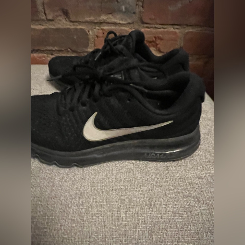 Nike Air Max all black